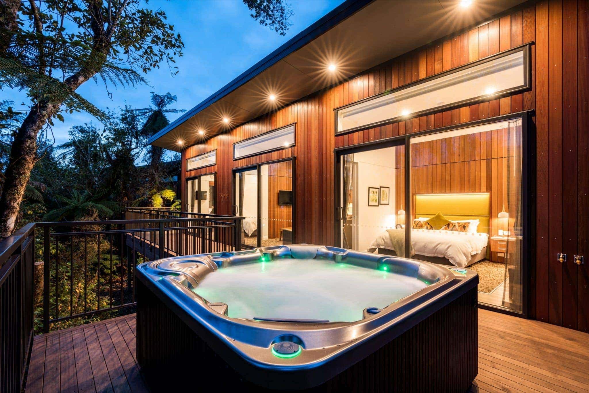 Rainforest Retreat Deluxe Spa Treehouse West Coast New Zealand